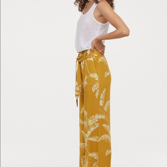 H&M Pants - 💛SOLD OUT NWT highwaisted mustard palm print pants